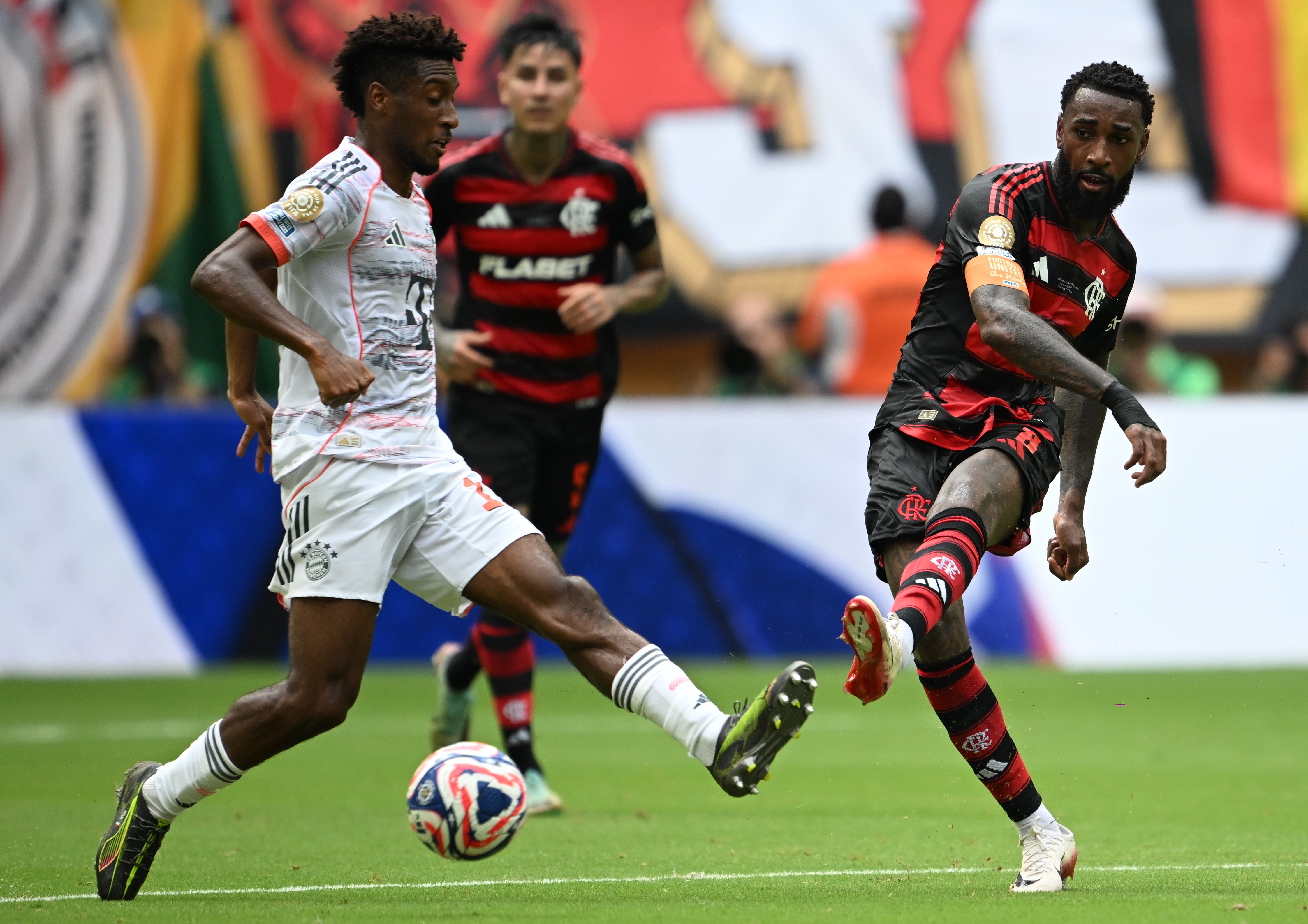 上海申花绝杀压哨备战国王杯转会期拜仁慕尼黑内部沟通，圣安东尼奥马刺围绕国王杯手感冰凉看傻球迷的简单介绍